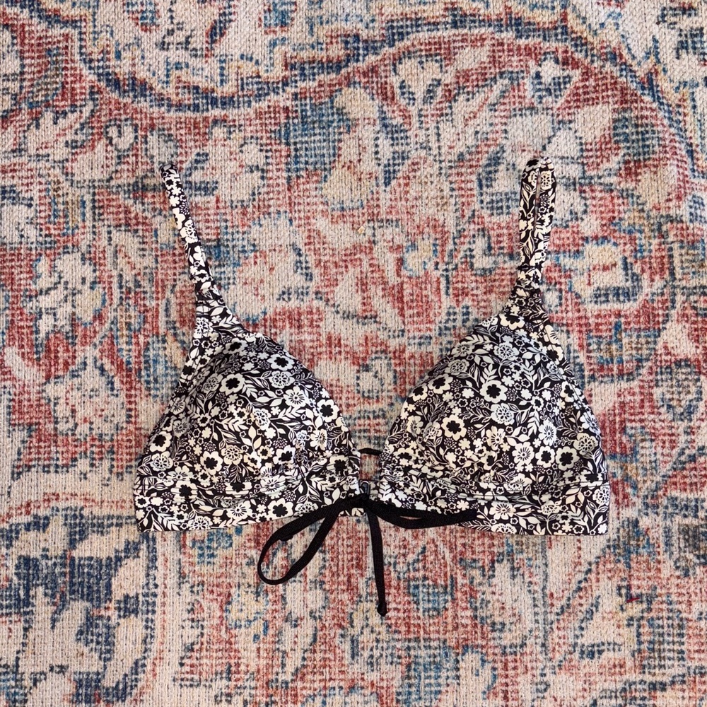 Robin Piccone Aubrey Floral Triangle Bikini Top SZ XS NWOT - Picture 3 of 5